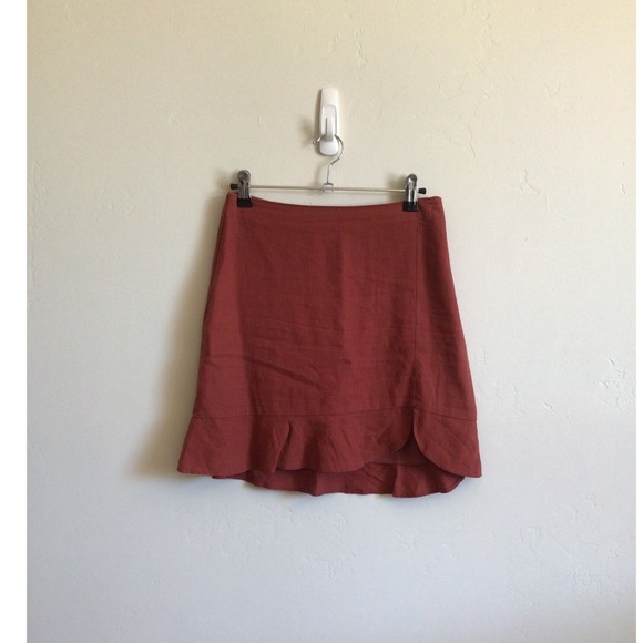 Abercrombie & Fitch Dresses & Skirts - Abercrombie & Fitch Linen Blend Mini Skirt Burgundy Ruffle Hem XS